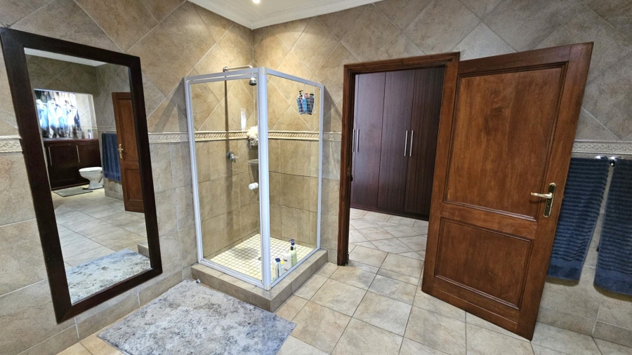 5 Bedroom Property for Sale in Birdwood Estate North West
